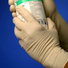 Găng tay vô trùng bảo vệ phòng sạch